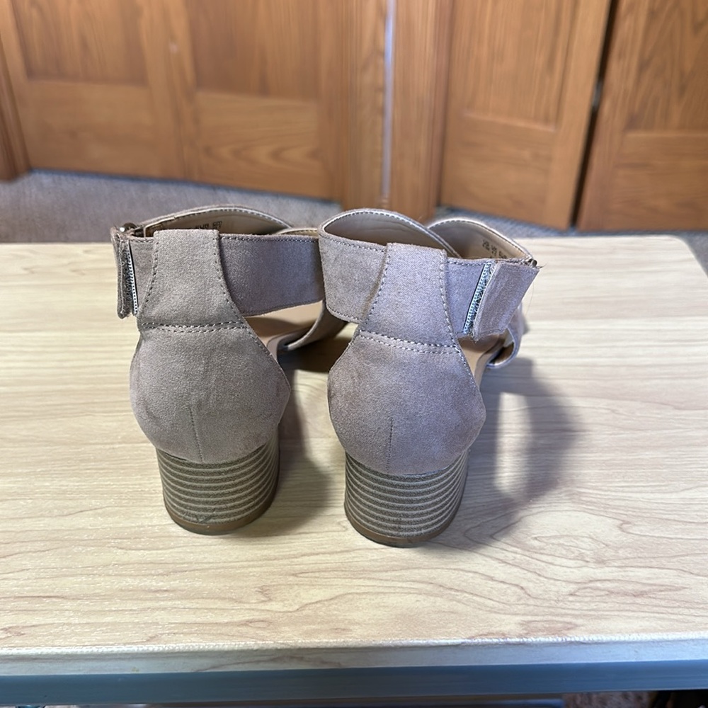 Naturalizer Sandals - Picture 7 of 7